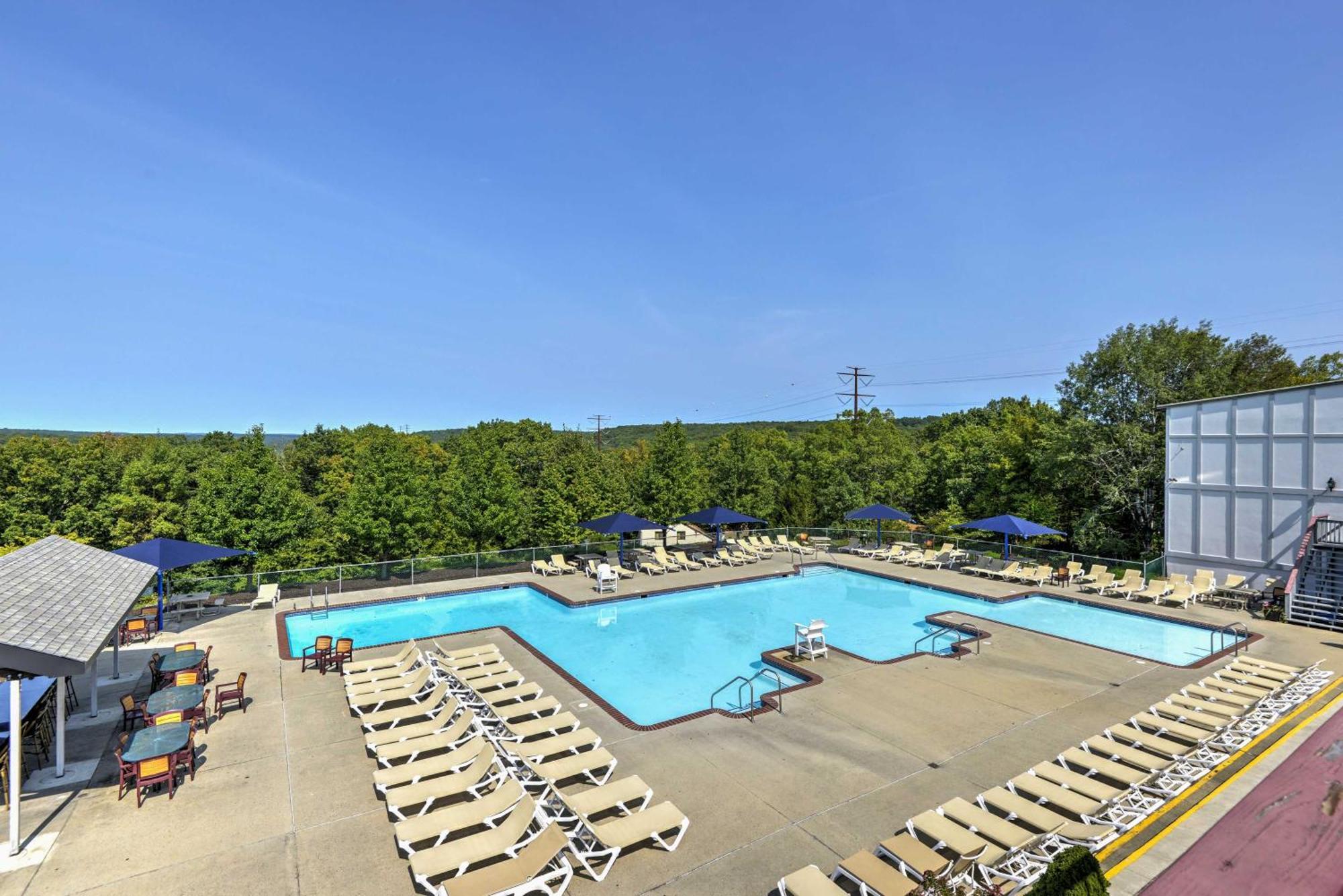 Poconos Family Home - Near Falls With Resort Perks! Bushkill Exterior photo